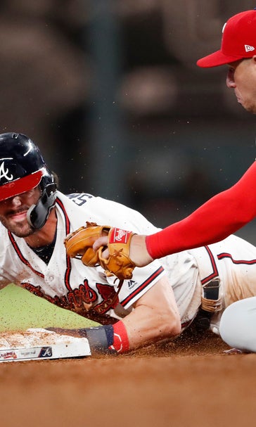 Braves SS Swanson torn hand ligament, playoff status unclear